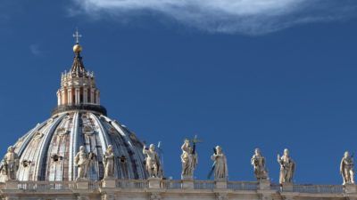 Páscoa: Covid-19 obriga a alterações nas celebrações do Papa
