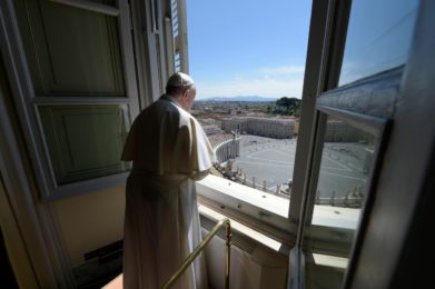 Vaticano: Papa convida a ler o Evangelho e rezar o terço, em tempos de provação