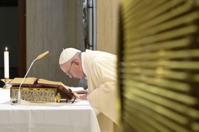 Vaticano: Papa Francisco rezou por estudantes e professores e pediu «coragem e êxito»