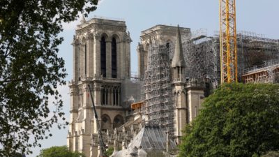 Paris: Um ano após o incêndio, reconstrução de Notre-Dame está suspensa por causa da pandemia