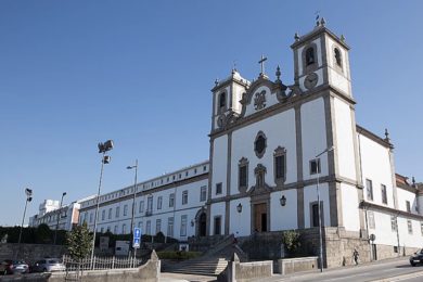 Igreja: Bispo do Porto presidiu à «Eucaristia da Bênção das Rosas» no Santuário de Santa Rita, em Ermesinde (c/vídeo)