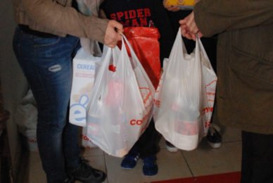 Algarve: Cáritas Diocesana angariou 380 quilos de alimentos, uma ajuda para «duas semanas, se der»