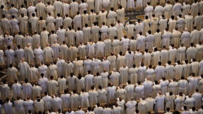 Vaticano: Dia de oração pelo clero adverte para «défice de intimidade» dos sacerdotes