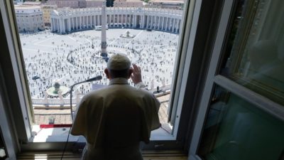 Covid-19: «Não cantem vitória antes do tempo», pede o Papa a populações em desconfinamento