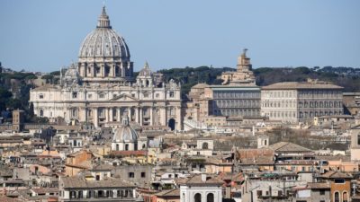 Vaticano: Papa nomeia seis mulheres para organismo de supervisão financeira