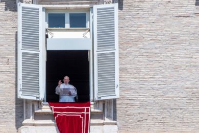 Vaticano: «Pagamento de impostos é um dever dos cidadãos», diz o Papa
