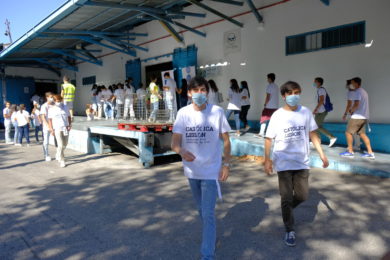 UCP: Praxe de 200 caloiros de Economia e Gestão foi no Banco Alimentar Contra a Fome (c/fotos)