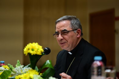Vaticano: Cardeal Angelo Becciu deixa Congregação para a Causa dos Santos e renuncia ao cardinalato