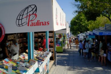 Feira do Livro: «Através do livro podemos transmitir algo de bom às pessoas» - Paulinas Editora