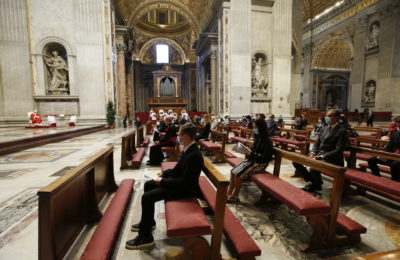 Covid-19: Vaticano anuncia que Papa vai presidir a celebrações com participação «muito limitada», nos próximos meses