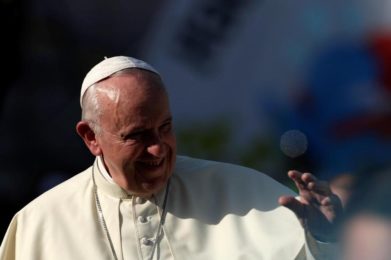 Covid-19: Papa convida a deixar-se comover pelo sofrimento alheio (c/vídeo)