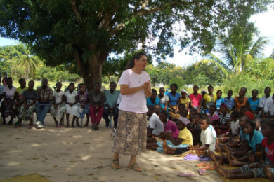 «Conversas Além-fronteiras»: A alegria que ajuda a vencer dificuldades, em Moçambique (c/vídeo)