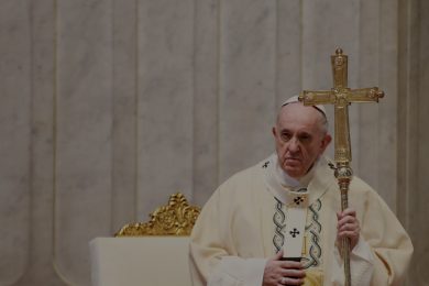Vaticano: Papa convida jovens a servir quem sofre, rejeitando «febre» consumista
