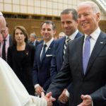 Vaticano: Papa e presidente dos EUA conversaram ao telefone sobre «esforços para promover a paz em todo o mundo durante época festiva»