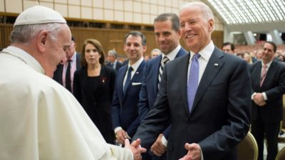Vaticano: Papa conversou com Joe Biden ao telefone