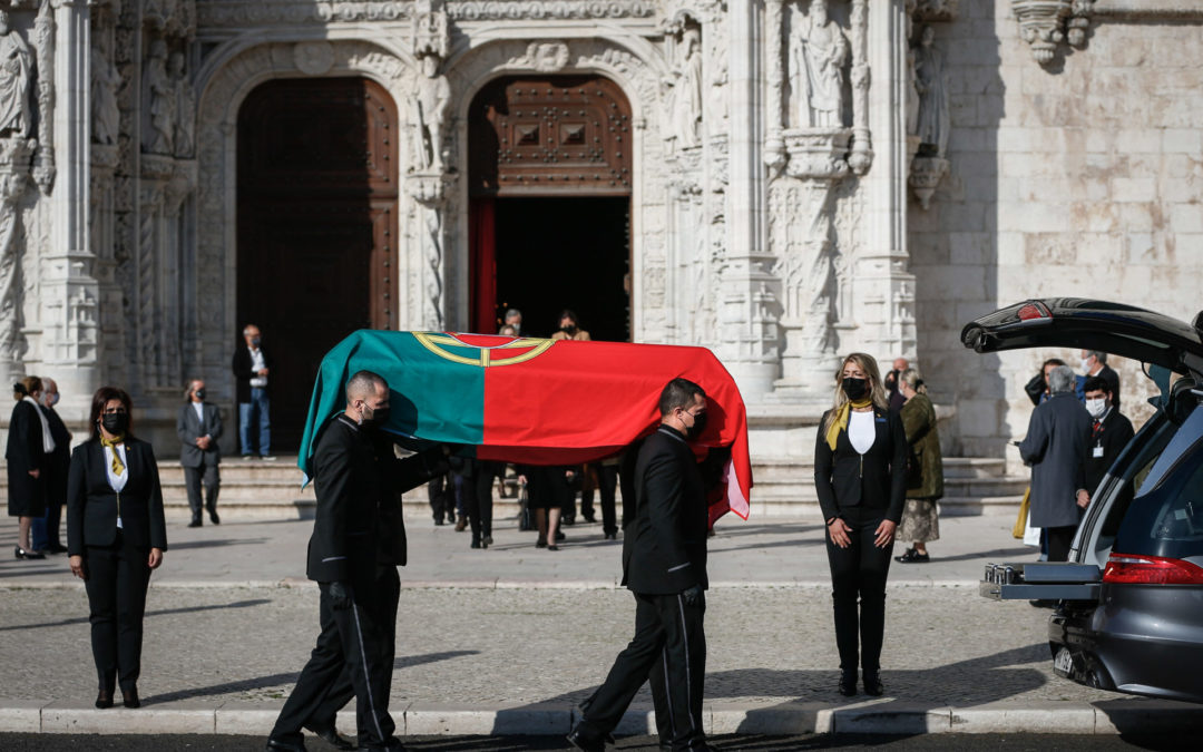 Cultura: «O caixão de Eduardo Lourenço tem, qualquer que seja a sua forma, a forma de Portugal» – cardeal José Tolentino Mendonça