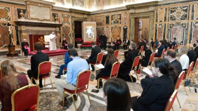 Sociedade: Papa destaca que religiões «oferecem preciosa contribuição» para fraternidade e «defesa da justiça»