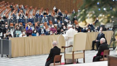 Covid-19: «Ninguém deve ser despedido» - o compromisso do Papa no encontro de Natal com os funcionários do Vaticano e da Santa Sé
