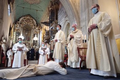 Viana do Castelo: Núncio apostólico presidiu a ordenação sacerdotal e evocou memória de D. Anacleto Oliveira