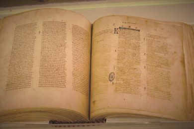 «Domingo da Palavra»: O desafio «imenso» de traduzir a Bíblia, entre a língua original e o português de hoje