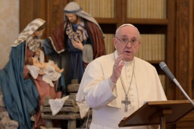 Vaticano: Papa pede atenção aos mais atingidos pela pandemia, deixando votos para 2021