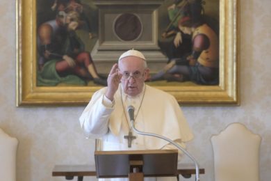 Vaticano: Papa convida a valorizar «grandeza do quotidiano»