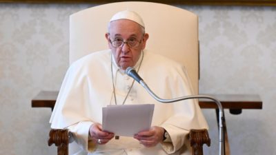 Vaticano: Ler a Bíblia como se fosse escrita para cada um – Papa Francisco