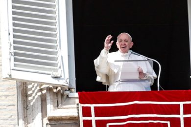 Vaticano: Papa propõe jejum de «coscuvilhices e maledicências»