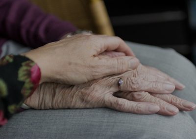 Semana da Vida: Psiquiatra e religiosa partilham a importância do cuidar e da atenção à pessoa em fragilidade e aos idosos (c/vídeo)