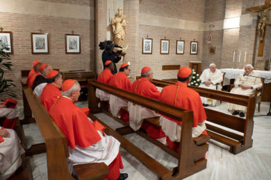 Vaticano: Renúncia de Bento XVI aconteceu há oito anos