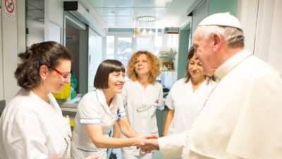 Vaticano: Trabalho dos profissionais de saúde é «uma vacina contra o individualismo», afirma o Papa