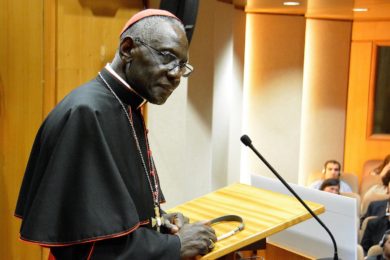 Vaticano: Papa aceita renúncia do cardeal Sarah ao cargo de prefeito da Congregação para o Culto Divino