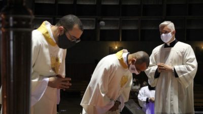 Covid-19: Vaticano deixa orientações para celebração de Semana Santa em contexto de pandemia