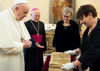 Vaticano/Iraque: Papa recebeu responsáveis por «resgate» de livro histórico que escapou ao Estado Islâmico