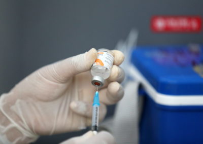 Covid-19: Escassez de vacinas para os países do Sul e para as populações mais pobres é «escândalo internacional», dizem organizações católicas