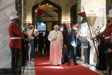 Igreja/Médio Oriente: Primeiro dia do Papa no Iraque marcado por encontros com responsáveis políticos e comunidade católica