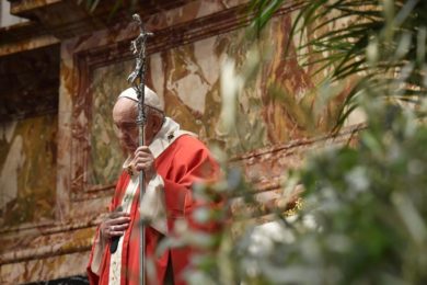 Covid-19: Papa deixa recomendações para Semana Santa marcada pelo sofrimento do mundo