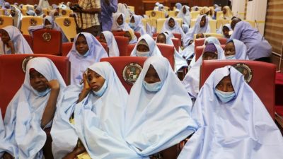 Nigéria: Autoridades anunciam libertação de estudantes que tinham sido raptadas em escola
