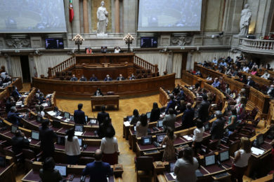 Eutanásia: Parlamento reaprecia novo decreto, após veto por inconstitucionalidade