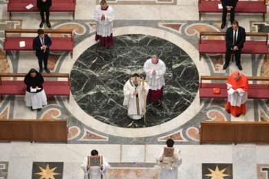 Vaticano: Papa presidiu à Missa do Domingo de Páscoa