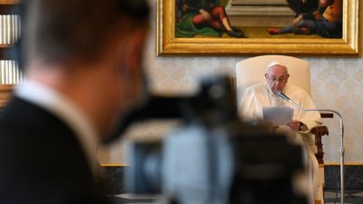 Vaticano: «Mudanças na Igreja, sem a oração, não são mudanças de Igreja, são mudanças de grupo», diz o Papa