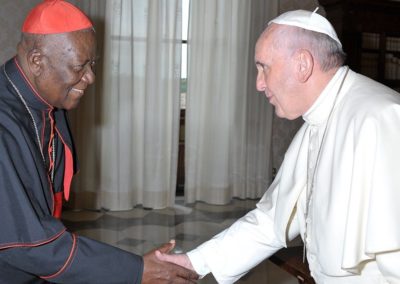 Vaticano: Papa lamenta morte do cardeal Christian Tumi, referência pela paz nos Camarões
