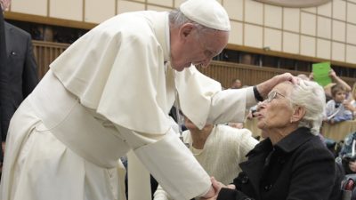 Família: Vaticano revela tema para I Dia Mundial dos Avós, destacando importância da proximidade
