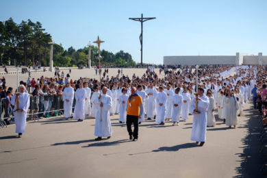 Igreja: Bispos portugueses destacam importância dos acólitos e abrem reflexão sobre novos ministérios