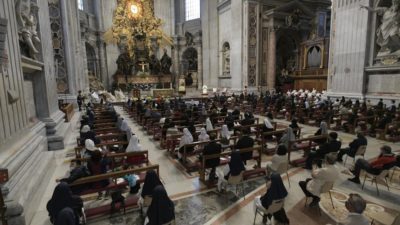 Vaticano: Papa celebra Missa com comunidade de Myanmar e apela ao fim da «lógica do ódio e da vingança»
