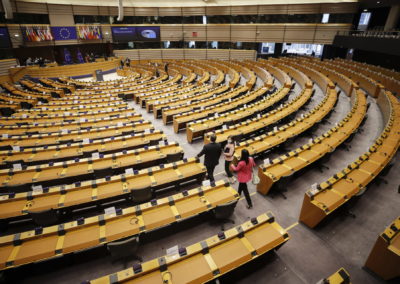 União Europeia: Parlamento vota «relatório Matic», com restrições à objeção de consciência