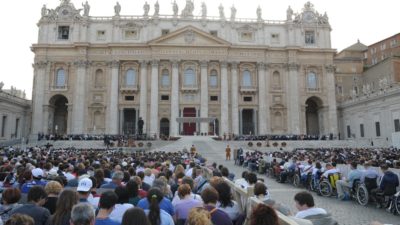 Igreja: Vaticano publica novas regras para governo das associações internacionais de fiéis