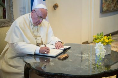 Vaticano: Papa escreve a sacerdote jesuíta conhecido pelo trabalho pastoral junto de pessoas LGBT