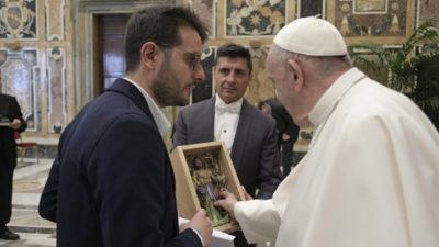 Vaticano: Papa pede aos jovens uma «alternativa à economia consumista», que valorize o trabalho