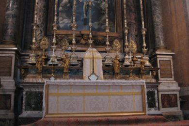 Vaticano: Papa volta a restringir uso do missal pré-Concílio Vaticano II